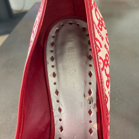 BCBGirls peep toe w/bow pumps. Red and cream. - Picture 8 of 9
